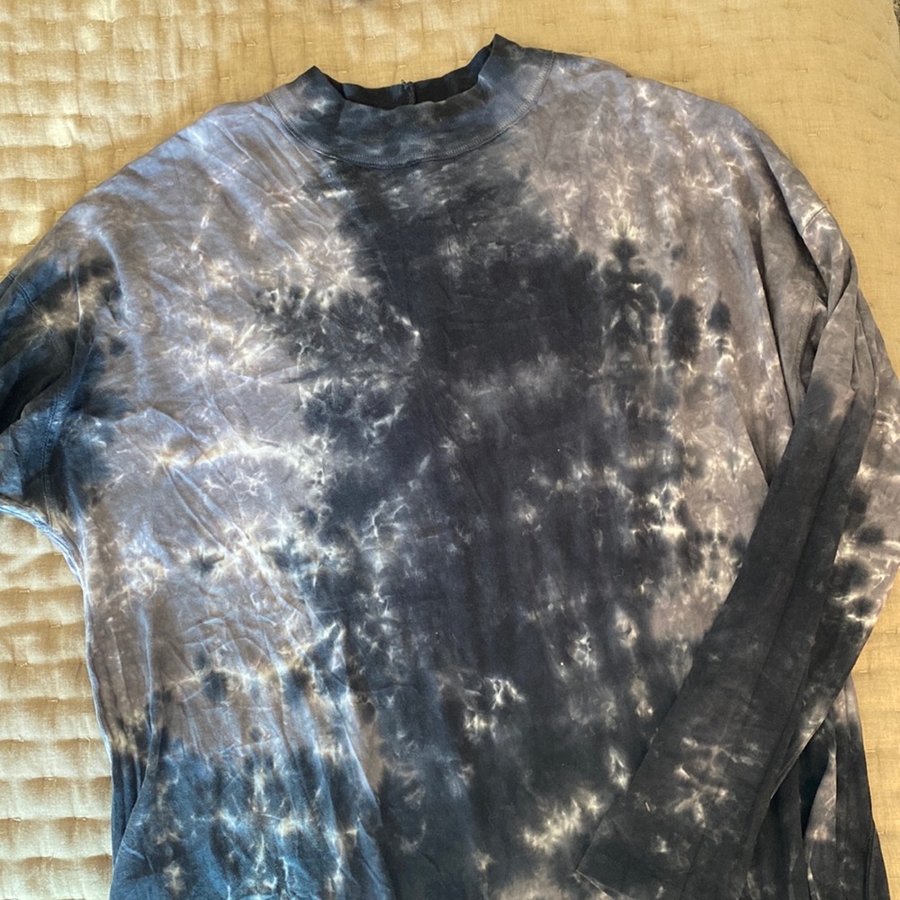 Free People size Small long sleeve shirt